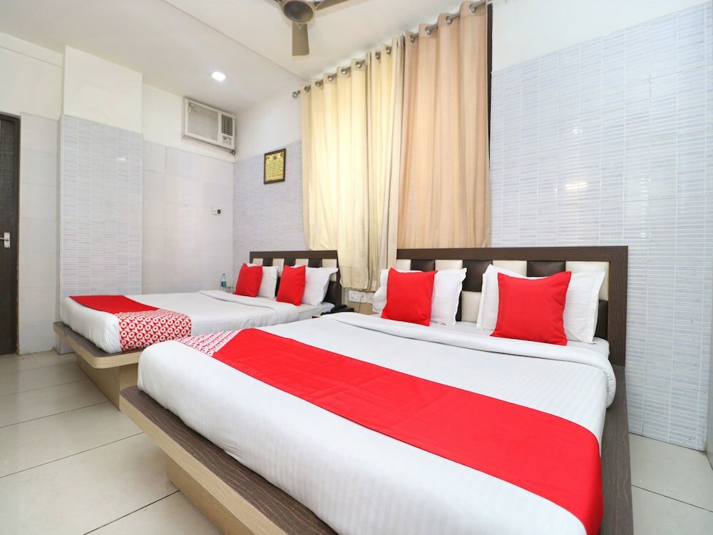 Фото Oyo 23357 Raj Tirath Niwas