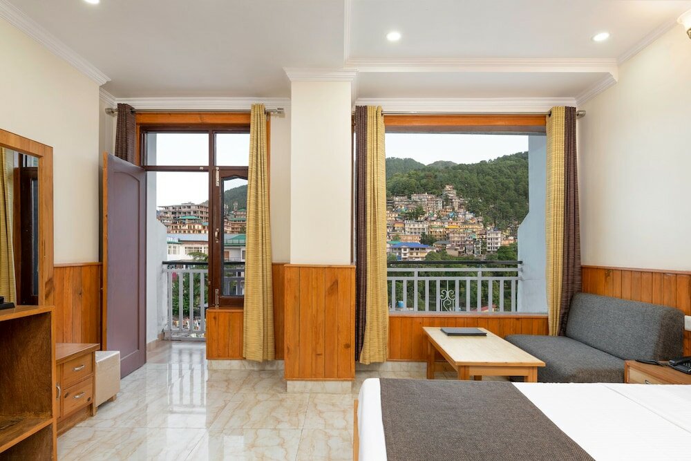 Фото The Posh hotel