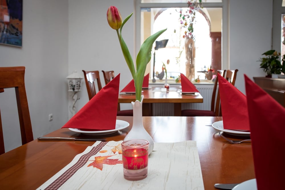 Фото Hotel & Restaurant Ratskeller Nideggen