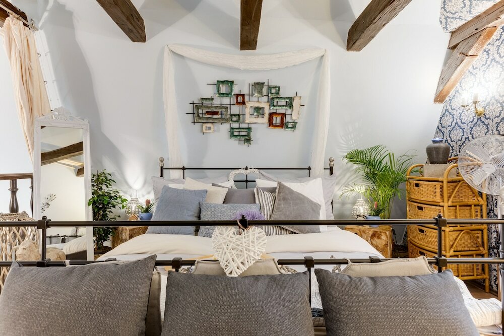 Фото Incredible 2Br Loft in Heart of Prague