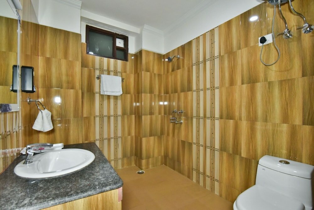 Фото The Posh hotel