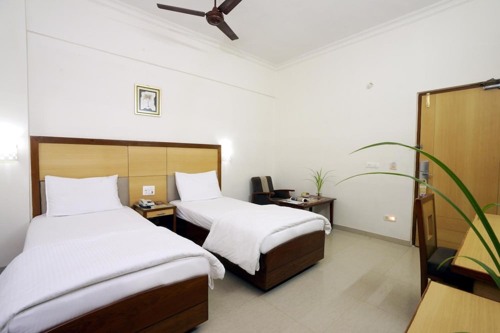 Фото Hotel Geetha Regency