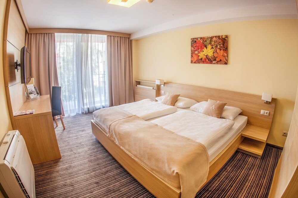 Фото Alexandra Business Hotel