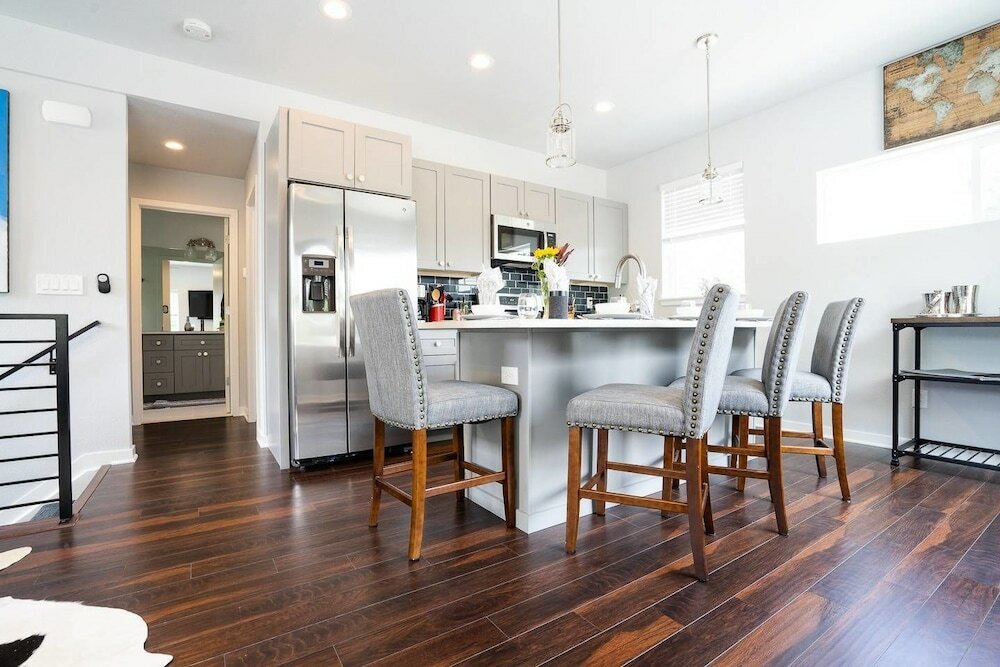 Фото The Tennyson Adventure A Luxury Townhome With Private Balcony