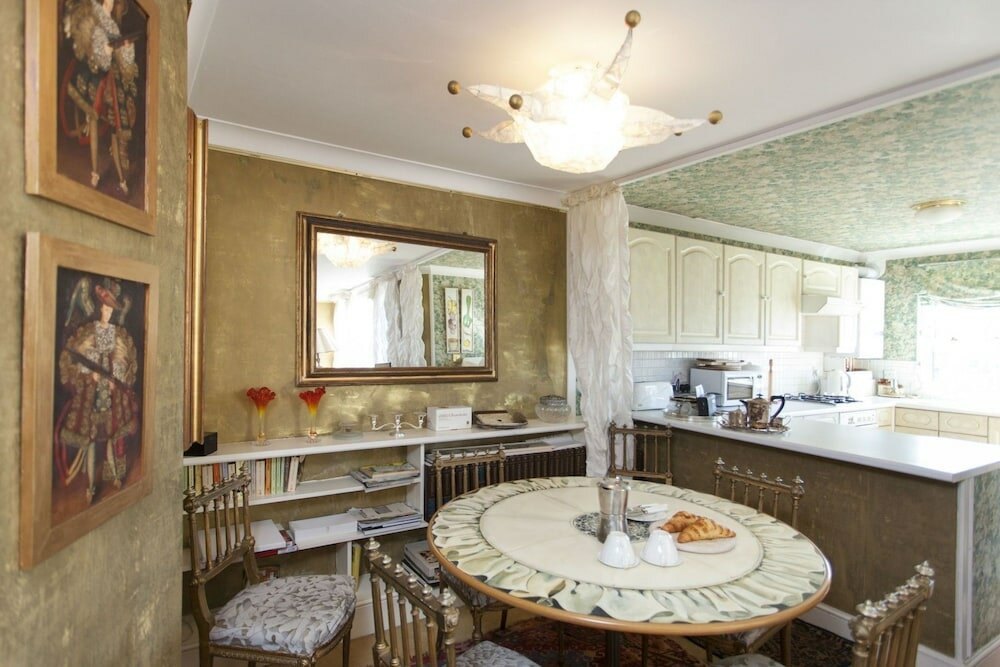 Фото Chelsea for History and Art Lovers