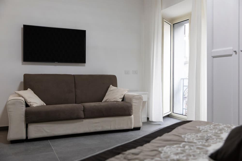 Фото Giuly Suites & Rooms