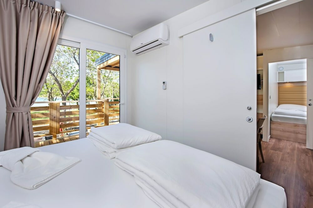 Фото Mediteran kamp Mobile Homes in Camping Puntica