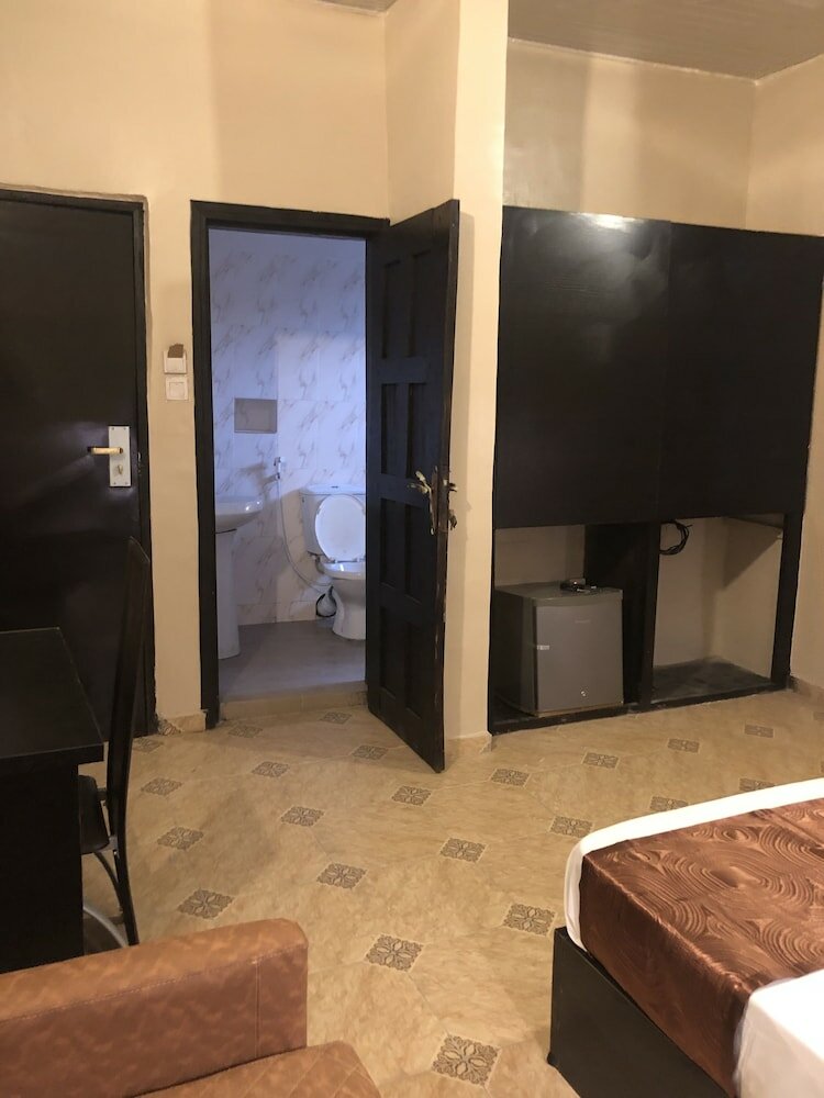 Фото Posh Apartments Bussiness Hotel