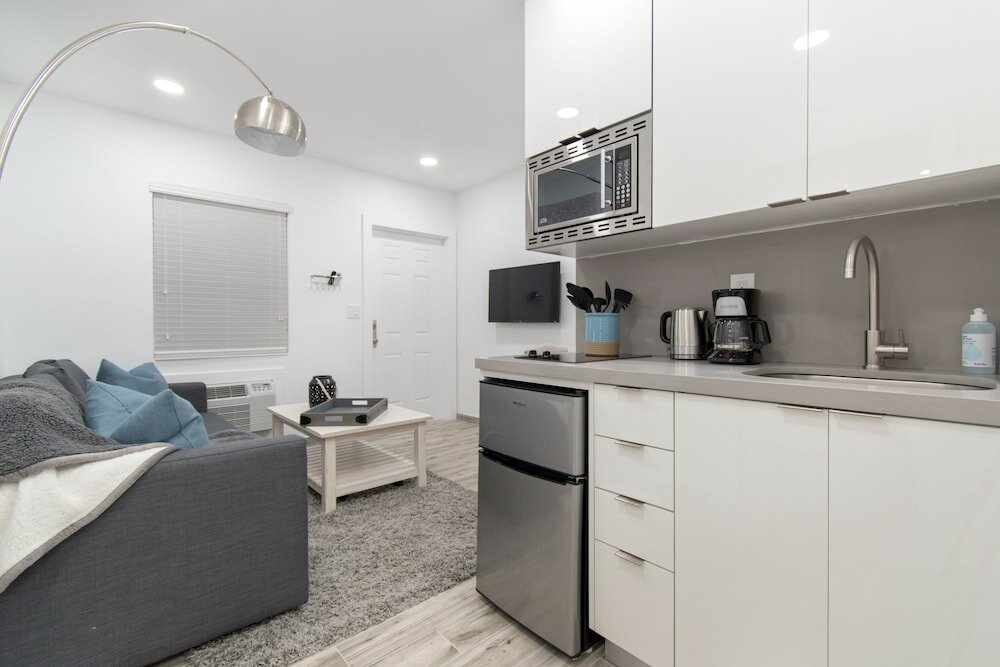 Фото Beach Inn by DesignedVR