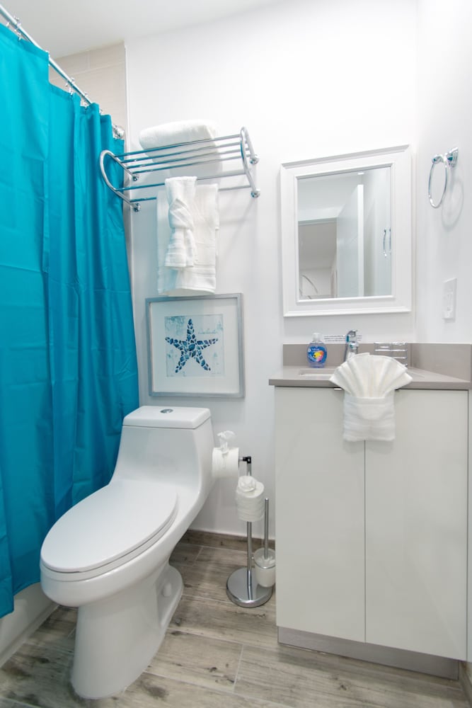 Фото Beach Inn by DesignedVR