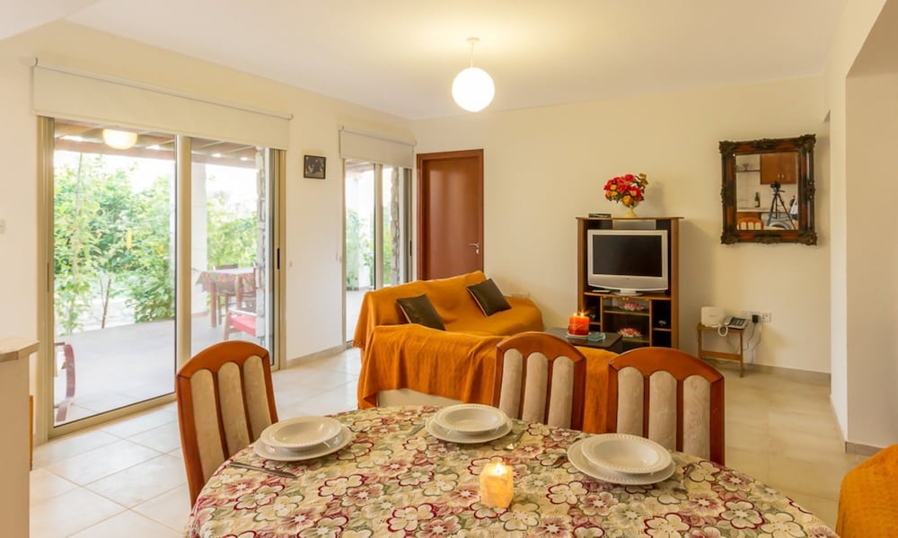 Фото The Lemon Tree Lodge Rustic Village