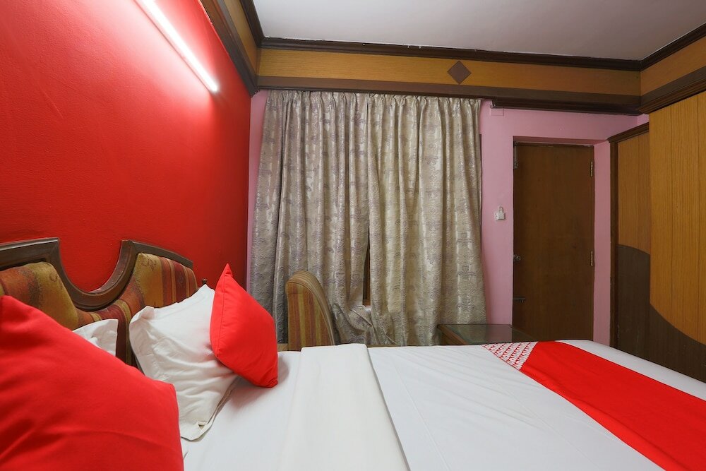 Фото Oyo 24364 Shiv Shanthi Grand