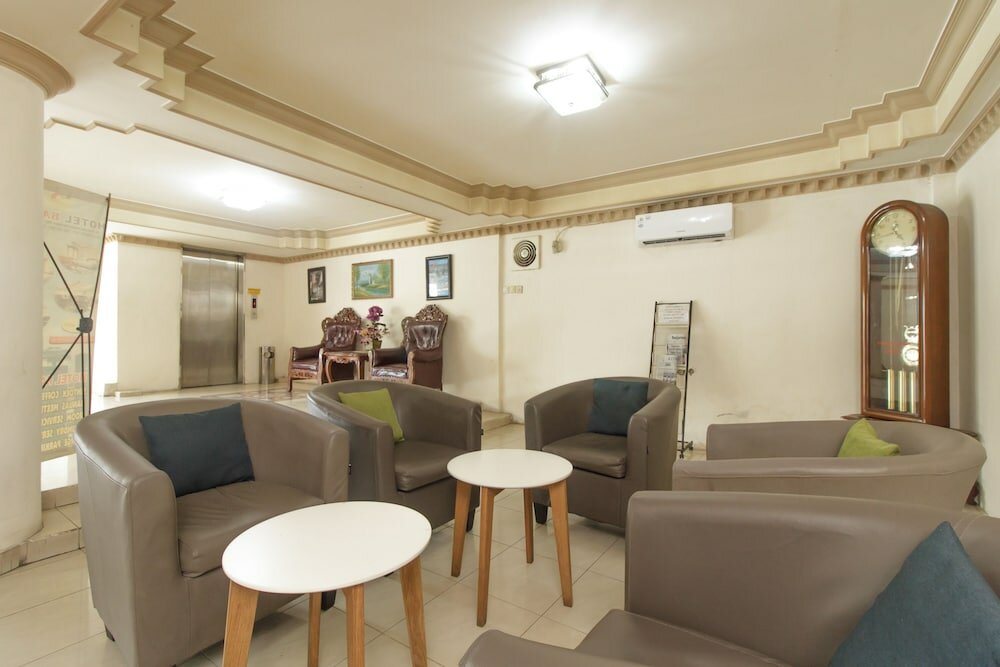 Фото RedDoorz Plus near Taman Siring