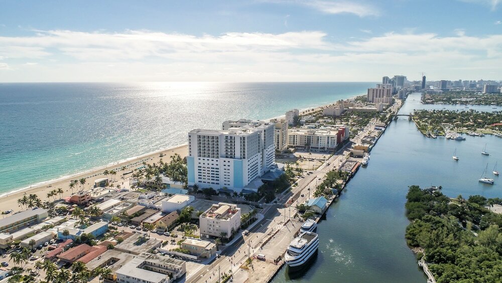 Фото Beach Inn by DesignedVR