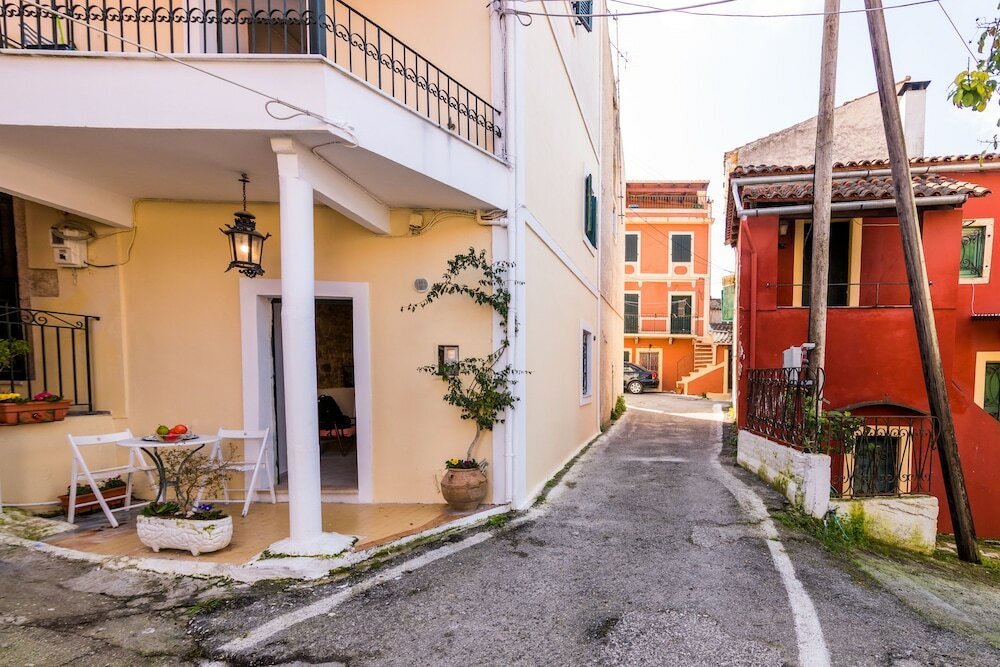 Фото Nina's Traditional House by Estia