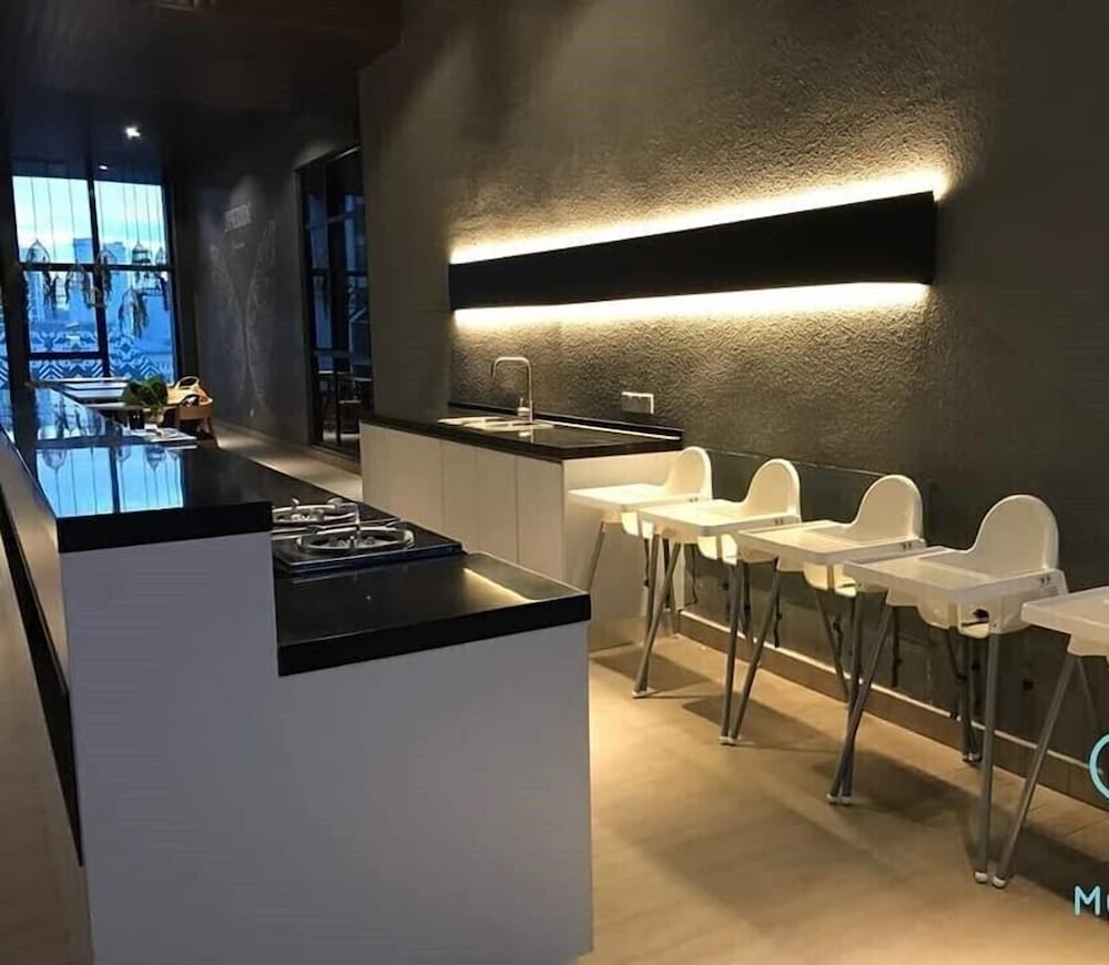 Фото Expressionz Professional Suites by Kl101