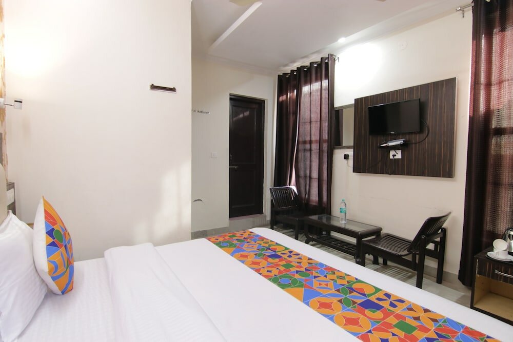 Фото Hotel Raja's Palace