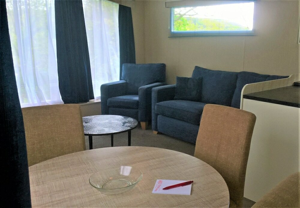 Фото Axe Vale Caravan Park