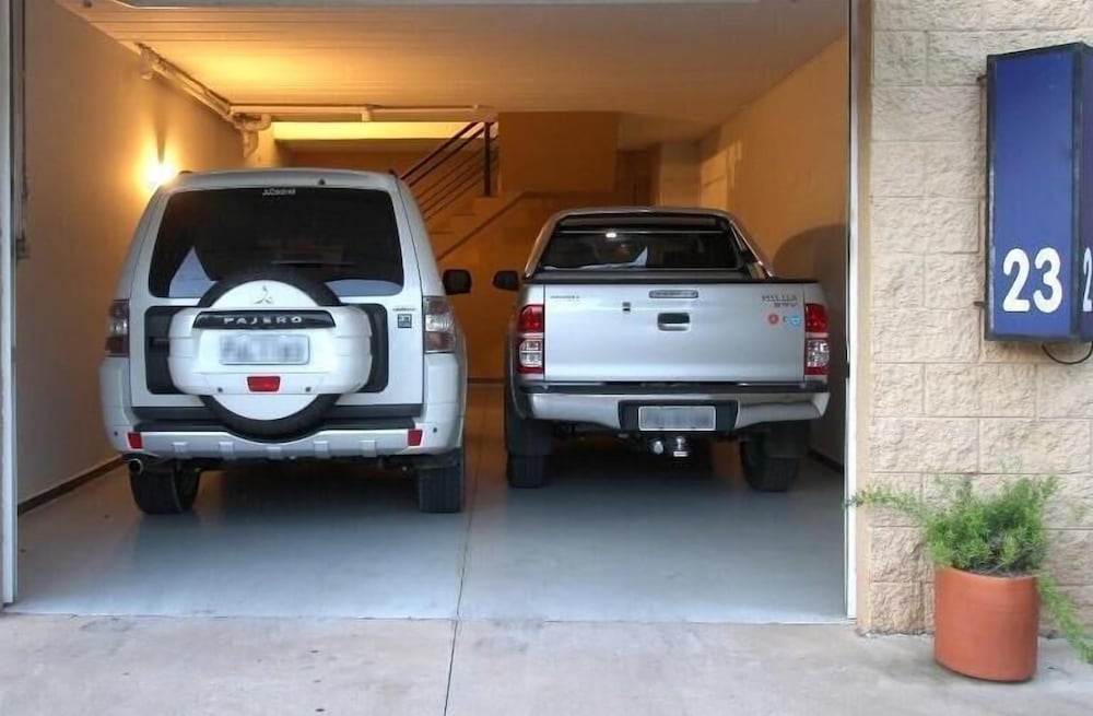 Фото Liverpool Hotel & Motel