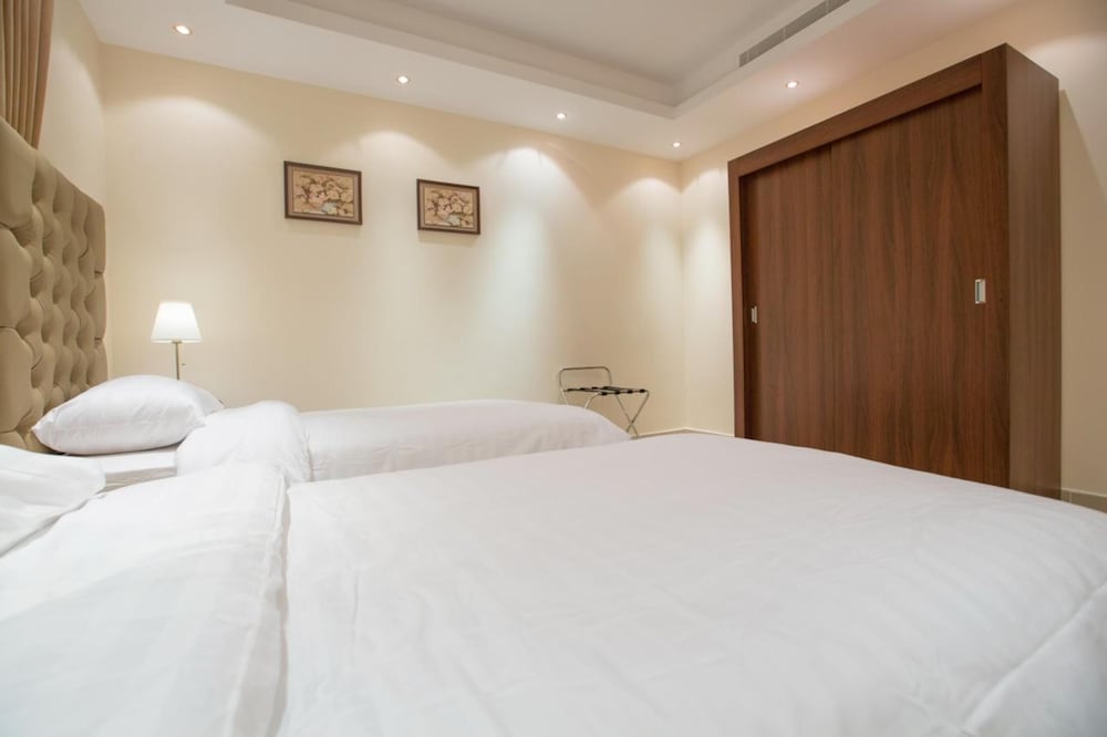 Фото Al Fouz Luxury Hotel Suites