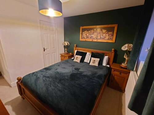 Гостиница Lovely Rooms in a Quiet Place of Woking