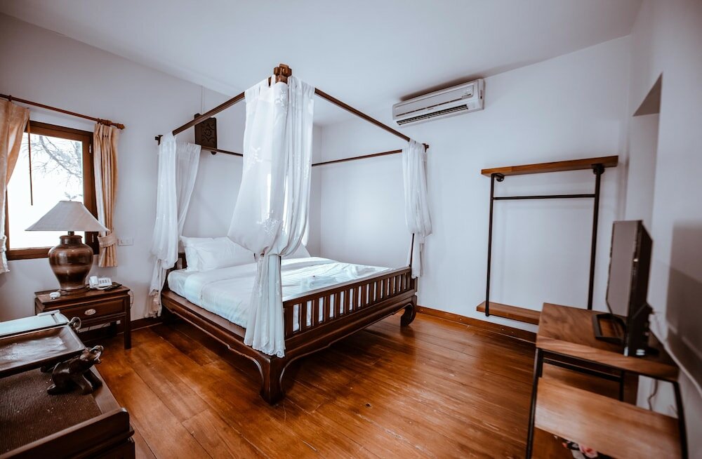 Фото Vila Villa Resort in Town