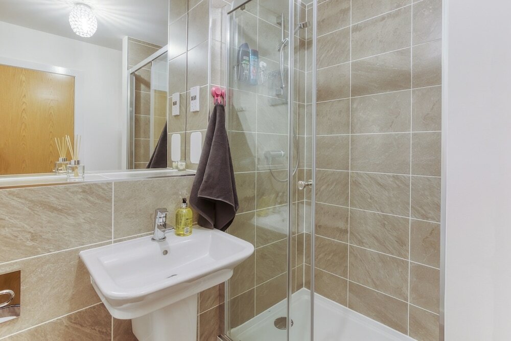 Фото Modern 2 Bed Apartment in Central City