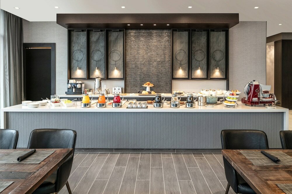 Фото Ac Hotel by Marriott Portsmouth