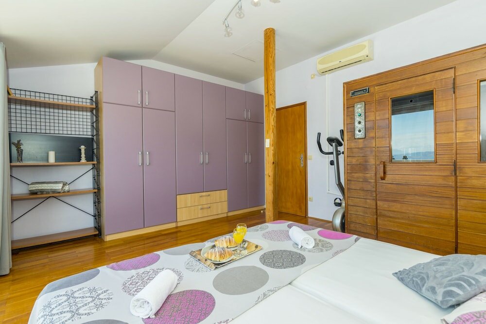 Фото Apartments and Room Caric
