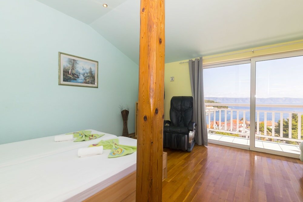 Фото Apartments and Room Caric