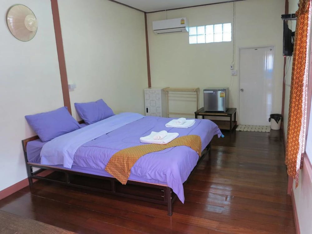 Фото Baan Khun Ya Ayutthaya