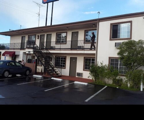 Гостиница Colton Motel
