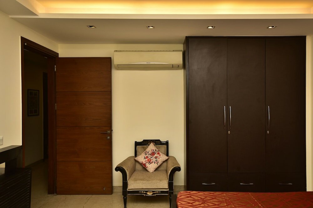 Фото Woodpecker Service Apartments Green Park