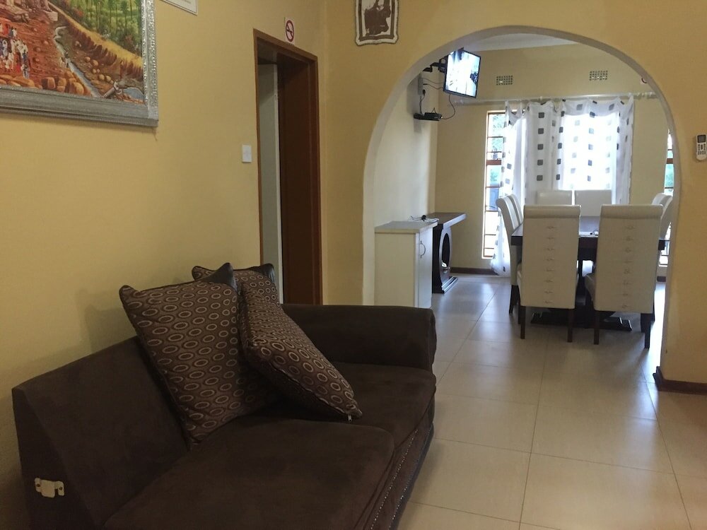 Фото Rosey Rest Inn