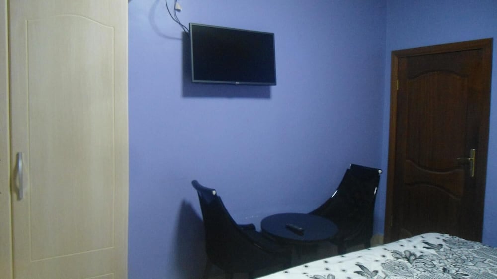 Фото Modern Villa Hotel