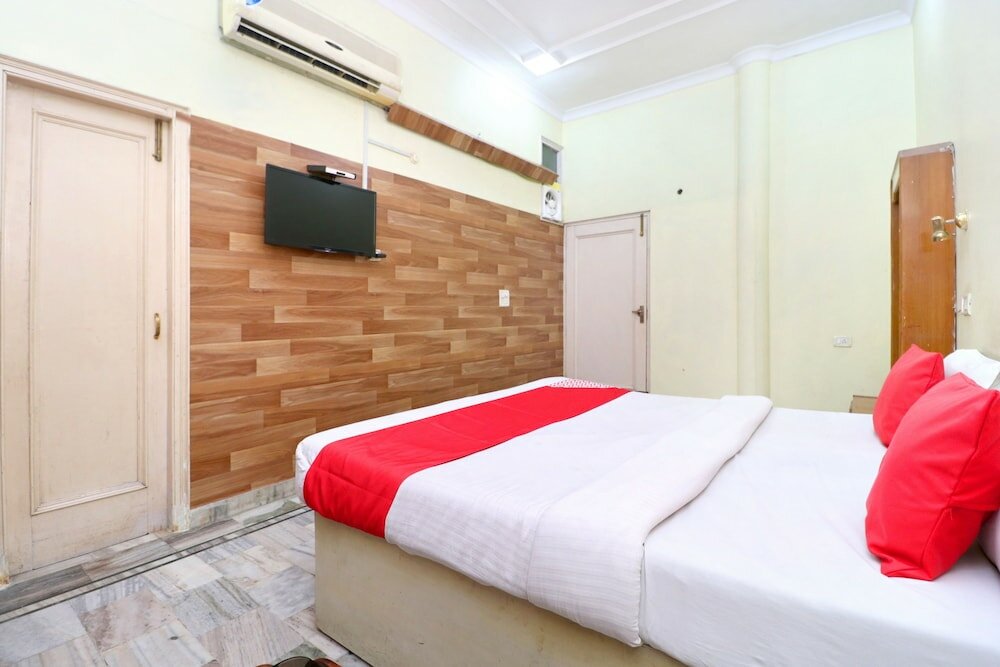 Фото Oyo 24073 Hotel Hari Darshan