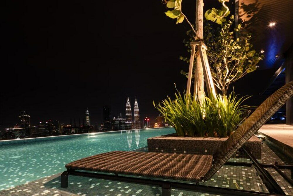 Фото Expressionz Professional Suites by iHost Homes 2