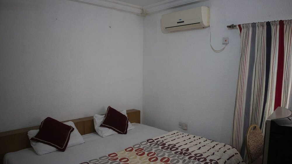 Фото Gulf Suites Hotel