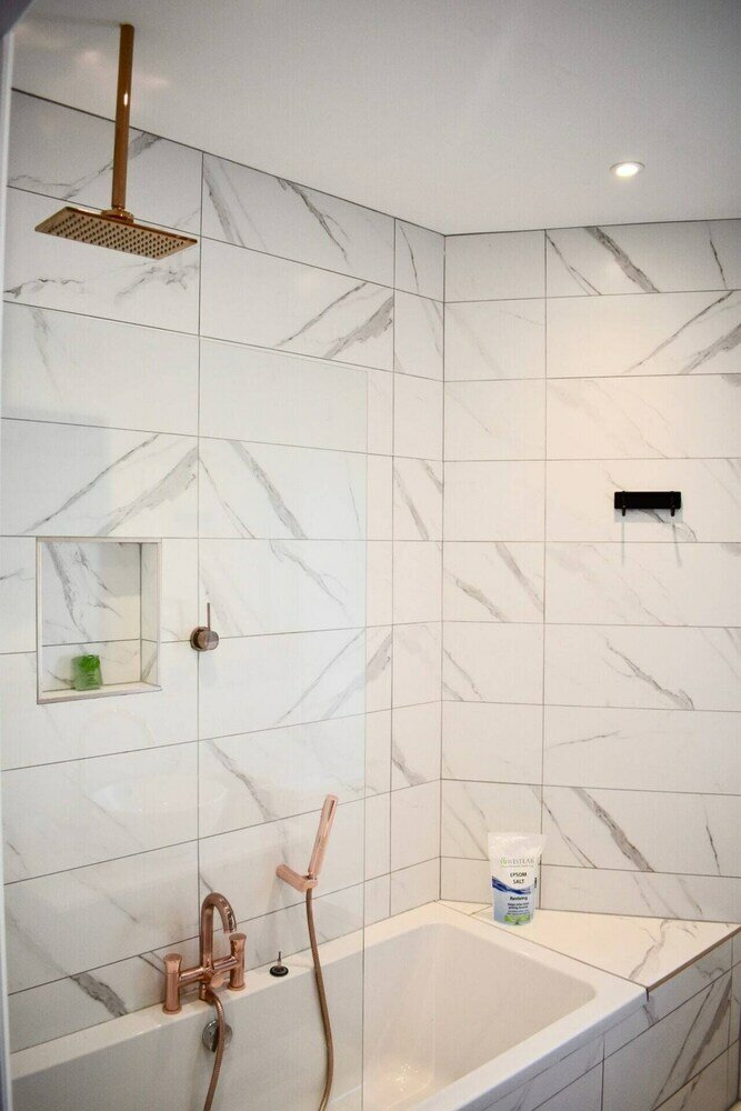 Фото Modern 3 Bedroom House With Stunning Views