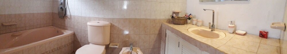 Фото Villa Subuthi