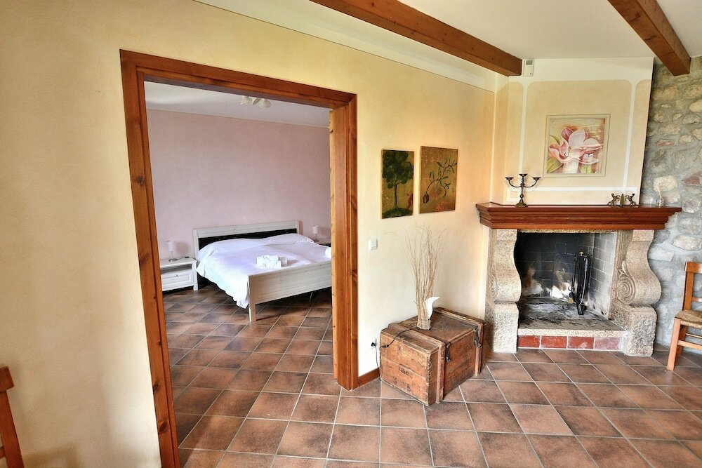 Фото Apartment With Pool Ai Pignoi Ground F