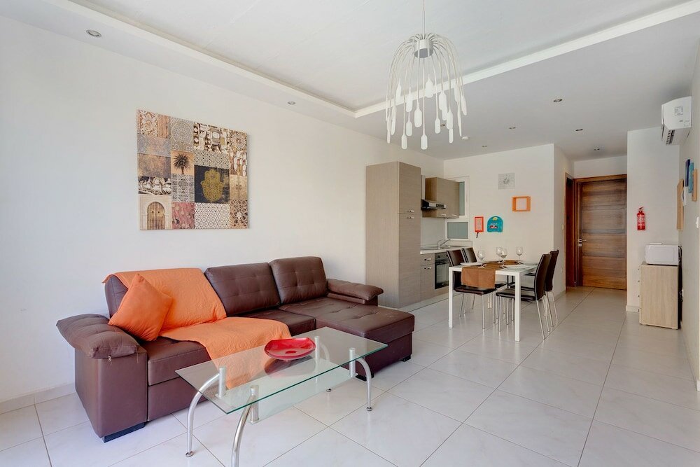 Фото Modern Apartment in the Heart of Saint Julian's