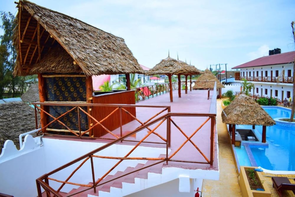 Фото Amaan Nungwi Hotel