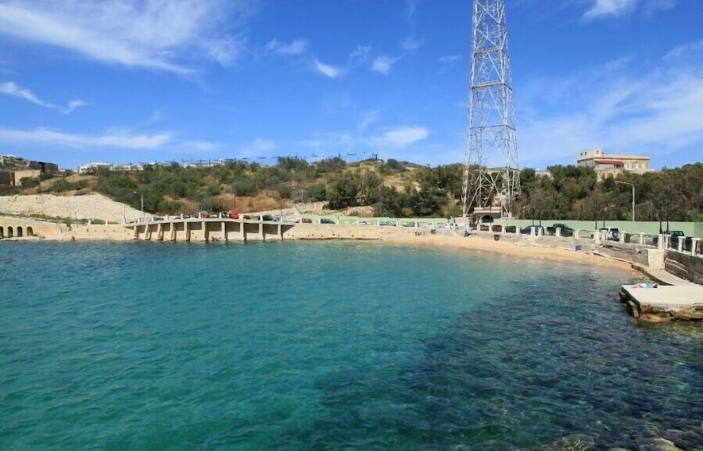 Фото Charming Seafront House In Kalkara