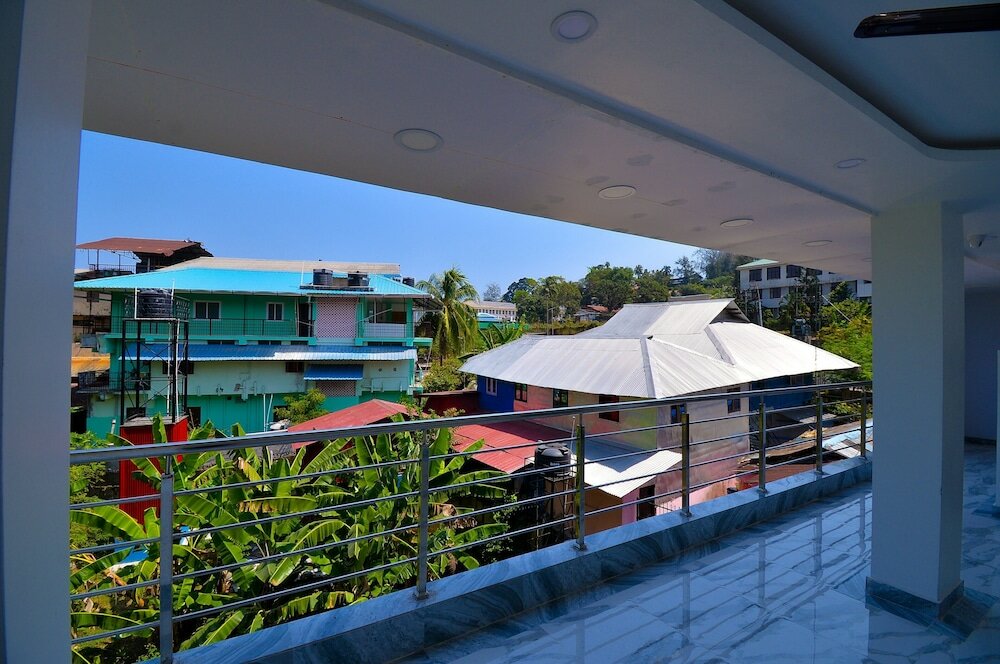 Фото Hotel Coral Inn