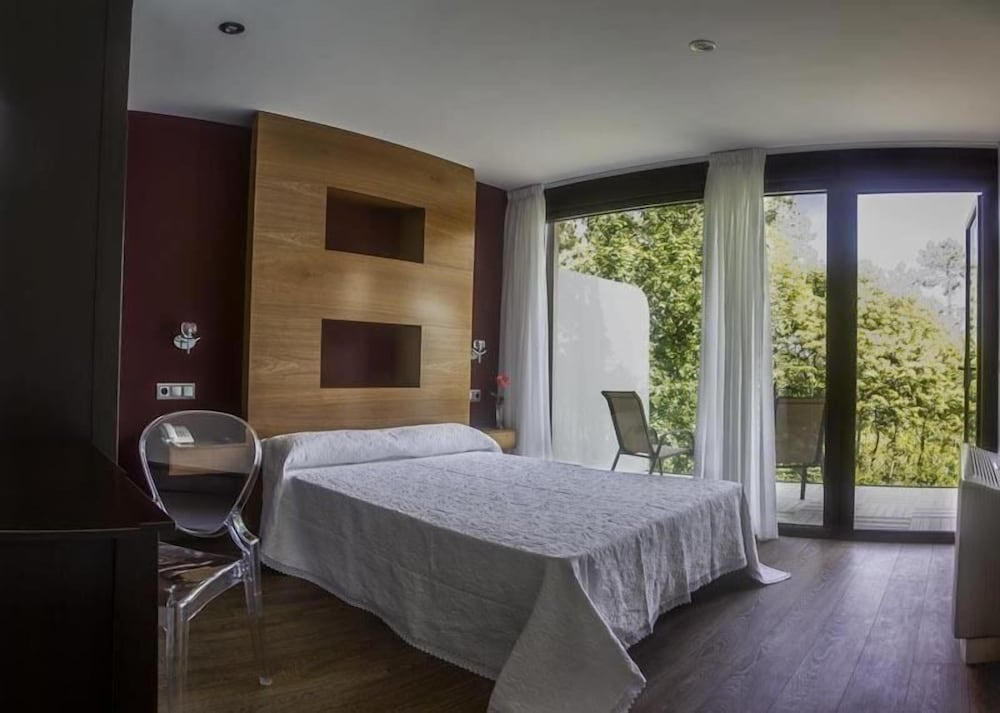 Фото Hotel Alén do mar