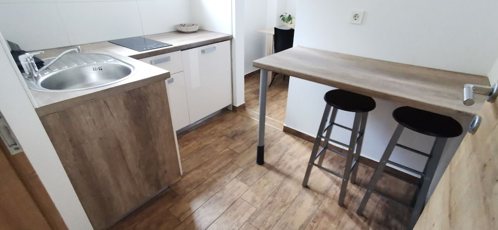 Фото Domovoj Apartments and Rooms