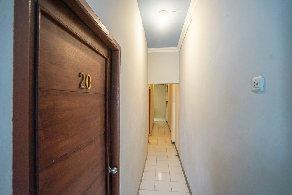 Фото Oyo 448 Hotel Central