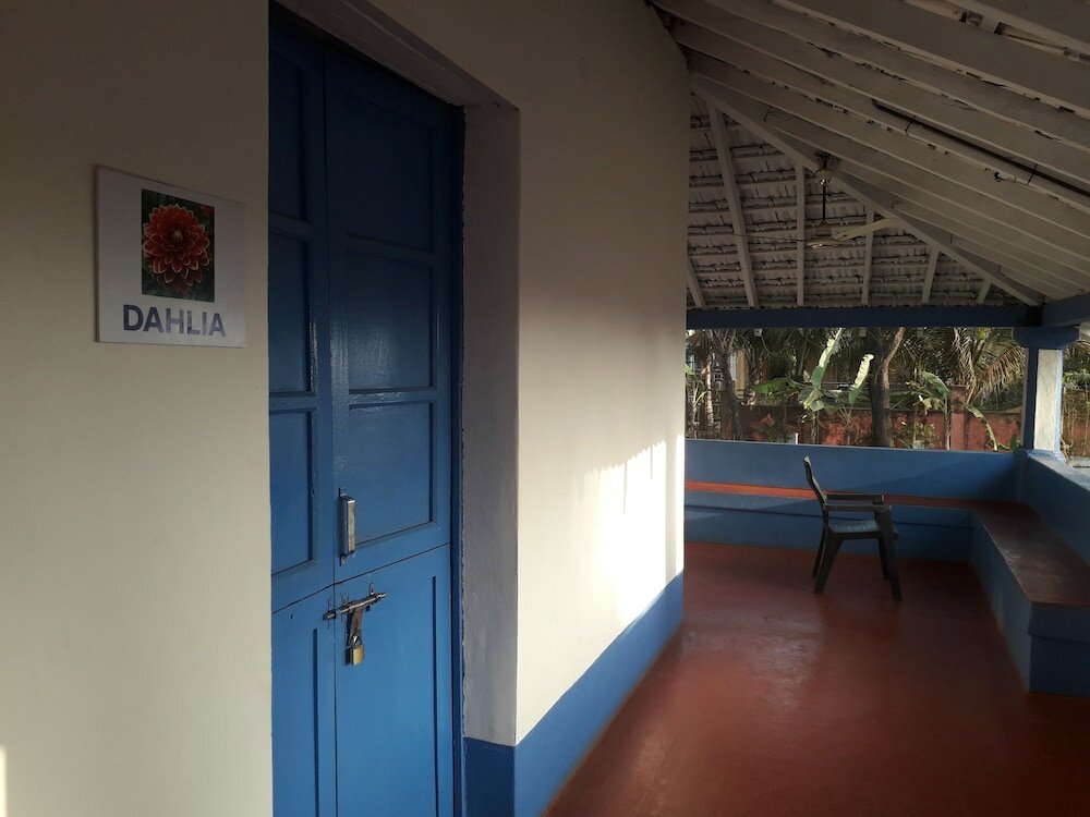 Фото Hotel Dhuni Resorts goa