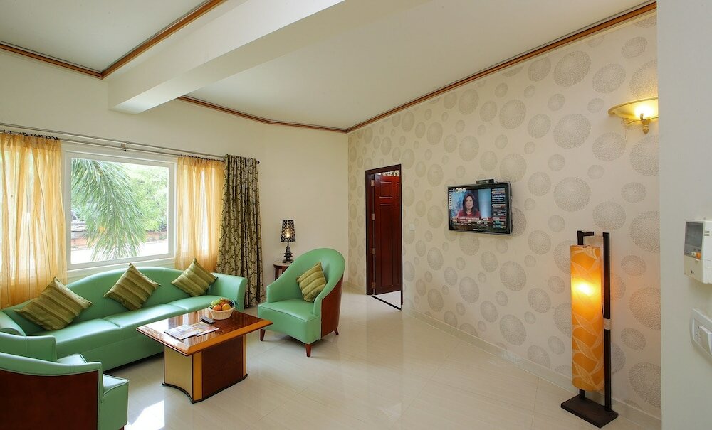 Фото Hotel Port Palace Kovalam